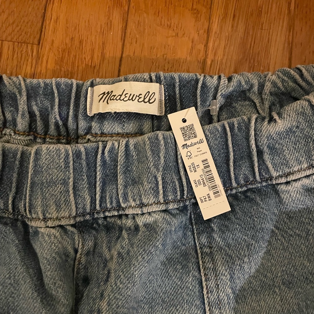 Pull-On Relaxed Jeans in Beswick Wash